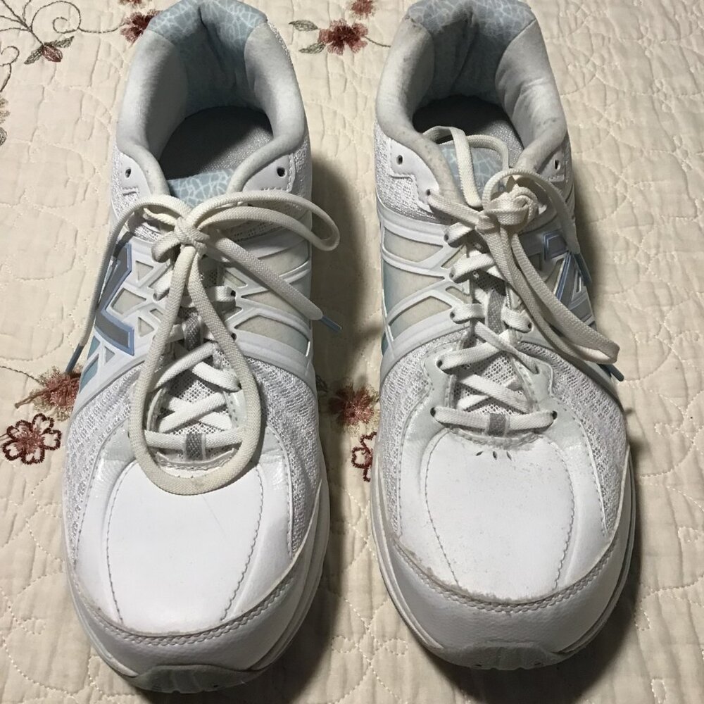 Women's Health/Motion Control Walking Sneakers New Balance B WW847WT2, Size 10.5